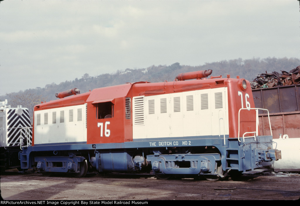 Deitch Co. 65-tonner no. 2 in a Bicentennial scheme